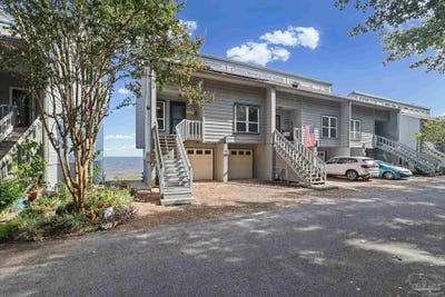 /international/us/8680-scenic-hwy-pensacola-fl-110120581060/