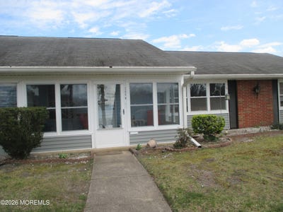 /international/us/396b-chesterfield-court-lakewood-nj-110106947498/