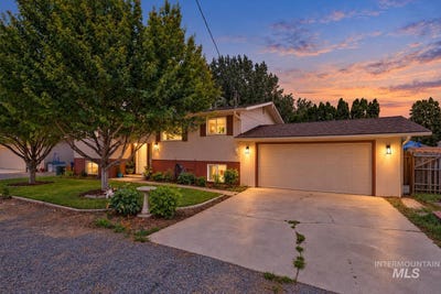 /international/us/2390-rolling-hills-dr-clarkston-wa-110109380136/