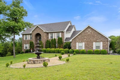 /international/us/125-meadowview-lane-branson-mo-110108279950/