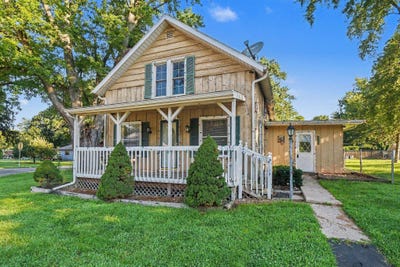 /international/us/19279-county-road-40-goshen-in-110109412945/