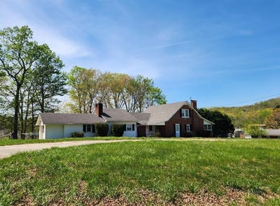 /international/us/124-collinstown-rd-stuart-va-110108466920/