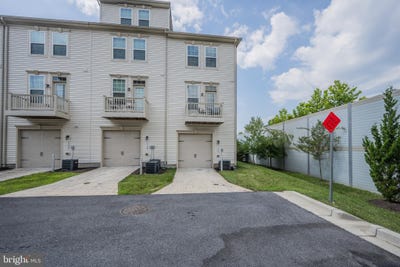/international/us/8308-miner-street-greenbelt-md-110101242147/