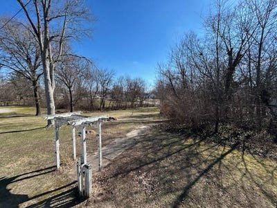 /international/us/0-park-street-cisne-il-110107802779/