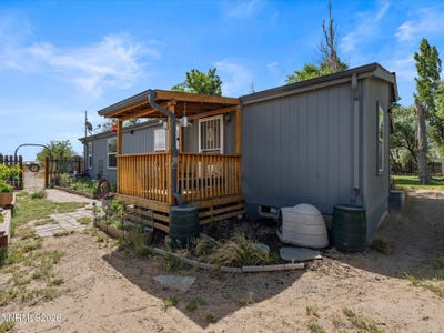 /international/us/8749-elm-street-silver-springs-nv-110108334919/