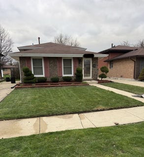 /international/us/18105-soleri-drive-country-club-hills-il-110107833169/