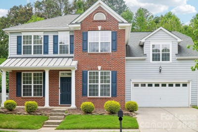 /international/us/14417-laurel-tree-lane-huntersville-nc-110106468014/