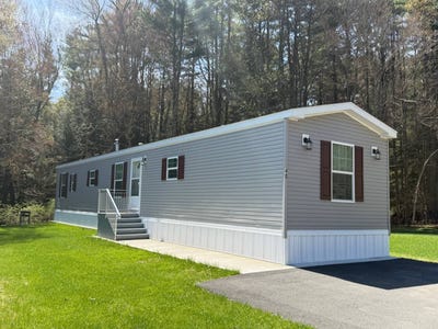 /international/us/75-winslow-rd-east-nassau-ny-110104538928/