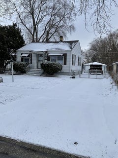 /international/us/17031-trapet-avenue-hazel-crest-il-110104950537/
