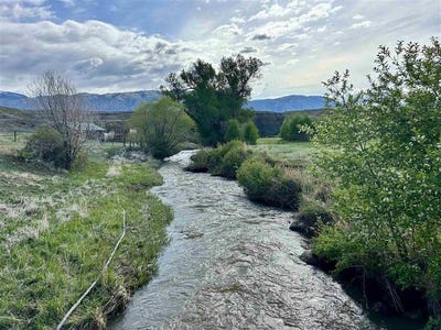 /international/us/2609-beaver-creek-rd-shell-wy-110099689235/