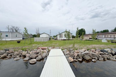 /international/us/242-w-lakeshore-drive-waubay-sd-110108503374/
