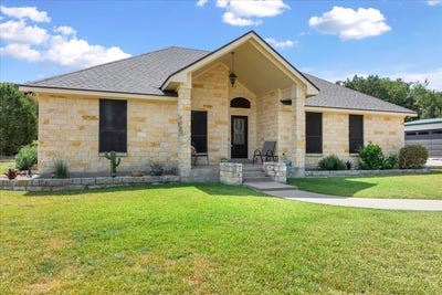 /international/us/1110-w-23rd-street-clifton-tx-110119915337/
