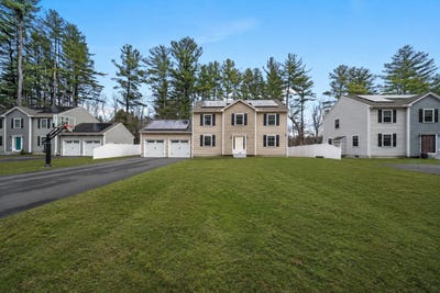 /international/us/4-lorelai-way-nashua-nh-110107056674/