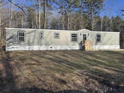 /international/us/83-bowdoin-pines-road-bowdoin-me-110104293495/