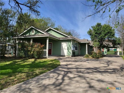 /international/us/820-n-beal-street-belton-tx-110098223591/