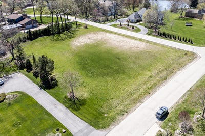 /international/us/2-equestrian-way-lemont-il-110097976480/