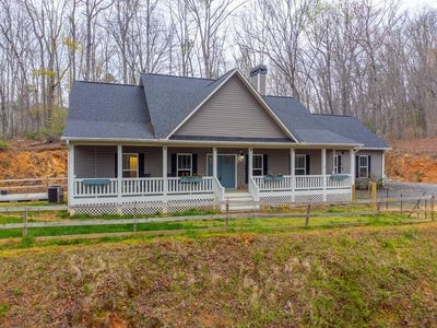 /international/us/213-pine-meadows-road-bryson-city-nc-110098785705/?lang=en