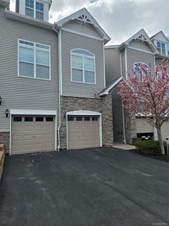 /international/us/913-hawthorn-way-new-windsor-ny-110108885895/