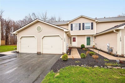 /international/us/175-courtshire-lane-penfield-ny-110106949255/