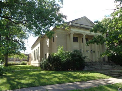 /international/us/1239-sw-western-ave-topeka-ks-110086392873/