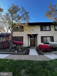 /international/us/2533-fox-ridge-court-woodbridge-va-110119541167/