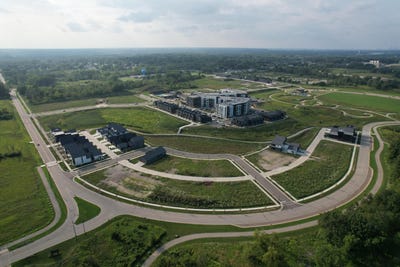 /international/us/9393-s-lake-vista-pkwy-oak-creek-wi-110100339999/