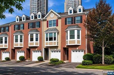 /international/us/239-brower-court-west-new-york-nj-110108451207/