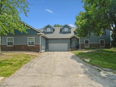 /international/us/4625-westchester-dr-ne-d-cedar-rapids-ia-110101476345/