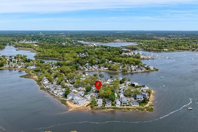 /international/us/13-woodland-cir-wareham-ma-110108341424/