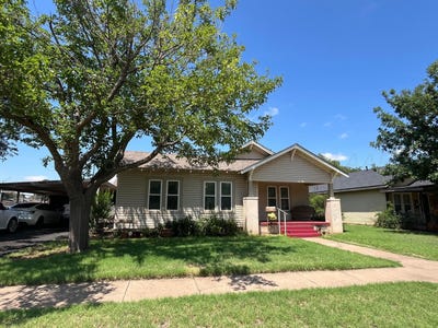 /international/us/606-avenue-e-childress-tx-110108959942/