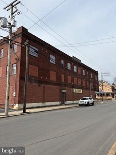 /international/us/202-s-charlotte-street-manheim-pa-110107349885/
