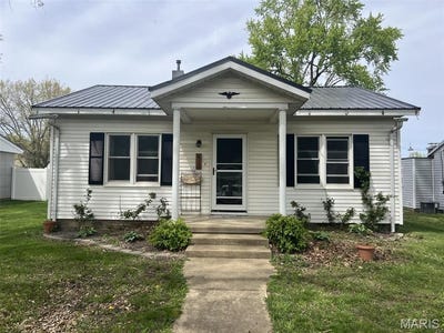 /international/us/417-e-5th-street-ramsey-il-110098983568/