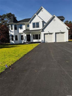 /international/us/81-jerusalem-hollow-road-manorville-ny-110096105994/