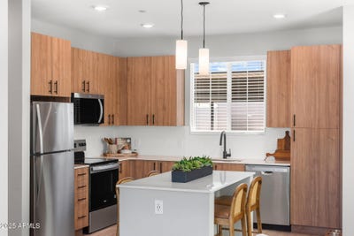 /international/us/1297-e-broadway-avenue-apache-junction-az-110104409121/