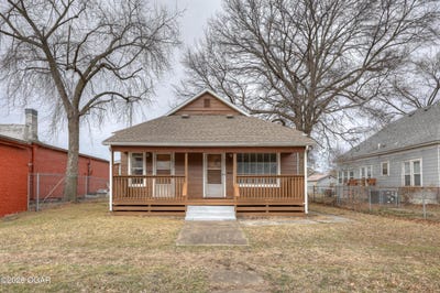 /international/us/703-n-grand-street-pittsburg-ks-110105846896/