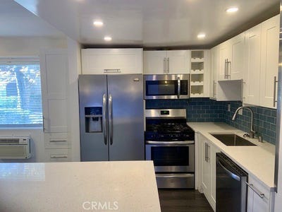 /international/us/3050-s-bristol-santa-ana-ca-110110175911/
