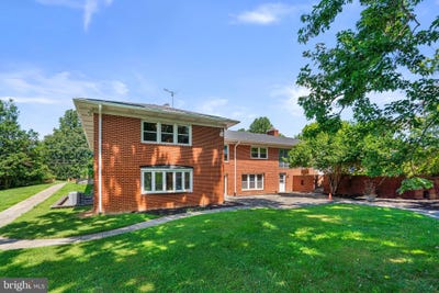 /international/us/18015-muncaster-road-rockville-md-110109055639/
