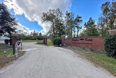 /international/us/10790-s-runway-circle-glen-st-mary-fl-110108628878/