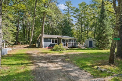 /international/us/18-shore-road-raymond-me-110110318552/