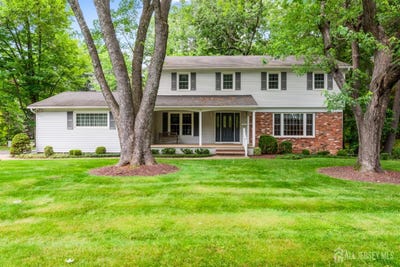 /international/us/19-redcoat-drive-east-brunswick-nj-110100380070/