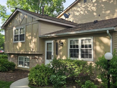 /international/us/210-redwood-court-vernon-hills-il-110119792990/
