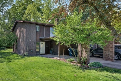 /international/us/9582-fernwood-drive-olmsted-falls-oh-110108293559/