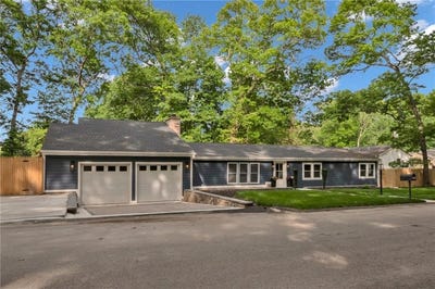 /international/us/115-hill-top-drive-johnston-ri-110108546605/