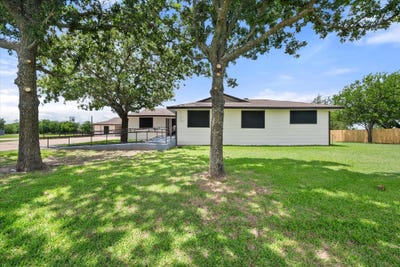 /international/us/5835-county-road-2091-corsicana-tx-110109111429/