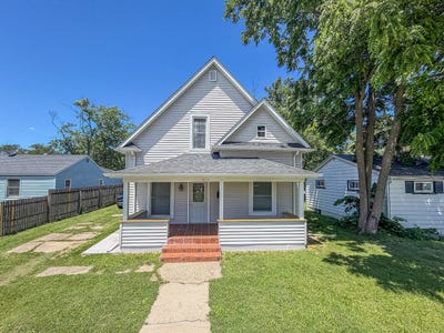 /international/us/911-forrest-street-danville-il-110108856213/