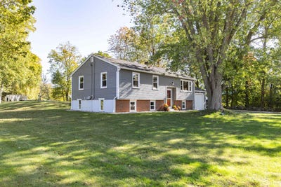 /international/us/222-portsmouth-avenue-stratham-nh-110105958219/