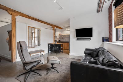 /international/us/273-congress-street-portland-me-110100755726/
