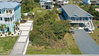 /international/us/4316-e-dolphin-drive-oak-island-nc-110106973959/