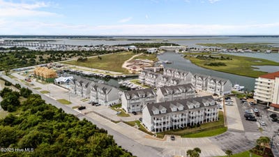 /international/us/200-olde-towne-yacht-club-drive-beaufort-nc-110103550697/