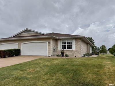 /international/us/1123-hawthorn-ridge-macomb-il-110108628455/